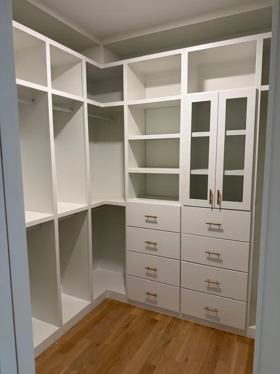 Custom Closets millwork by Lyons Trimming Work LLC, project 56