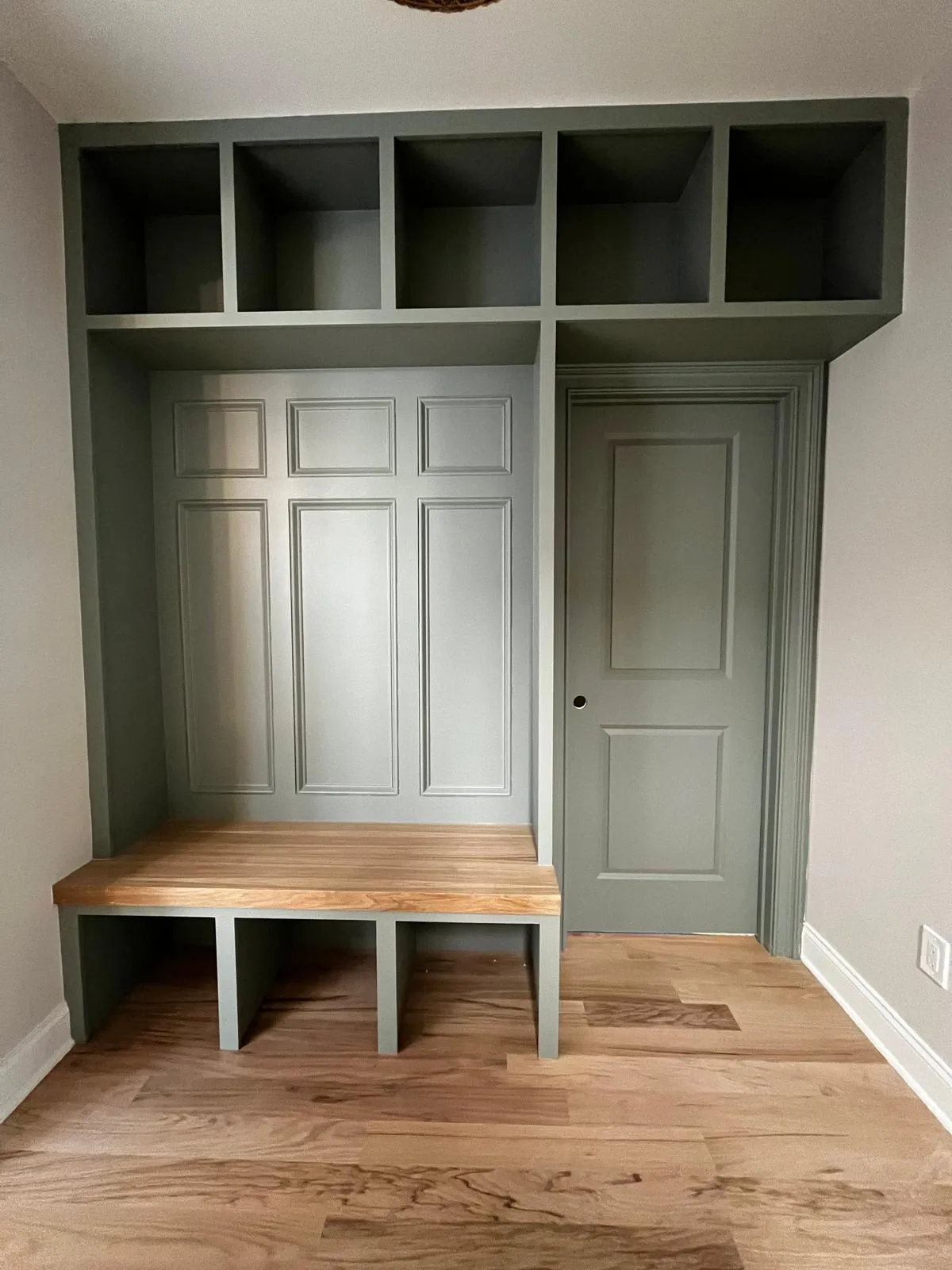 Mudrooms millwork by Lyons Trimming Work LLC, project 7